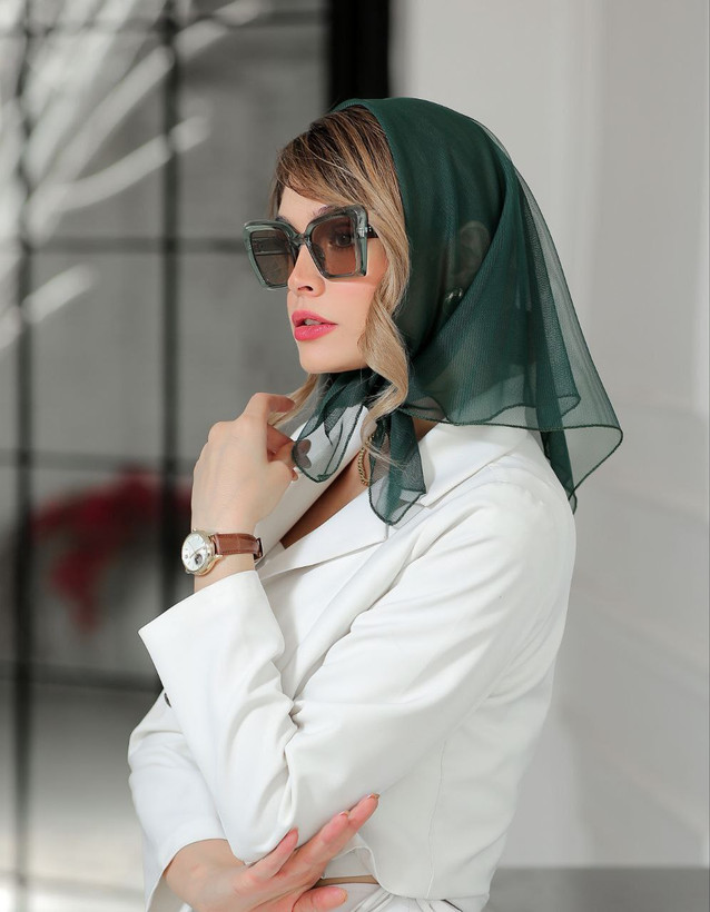 تصویر مینی اسکارف توری سبز زمردی - هستیا گالری