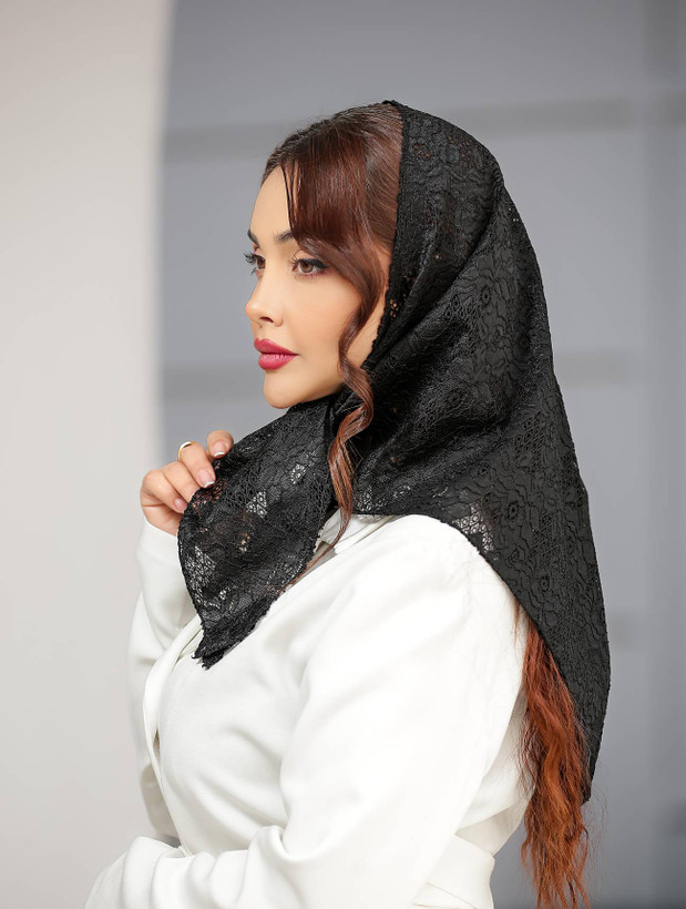 تصویر روسری سه گوش گیپور مشکی - هستیا گالری