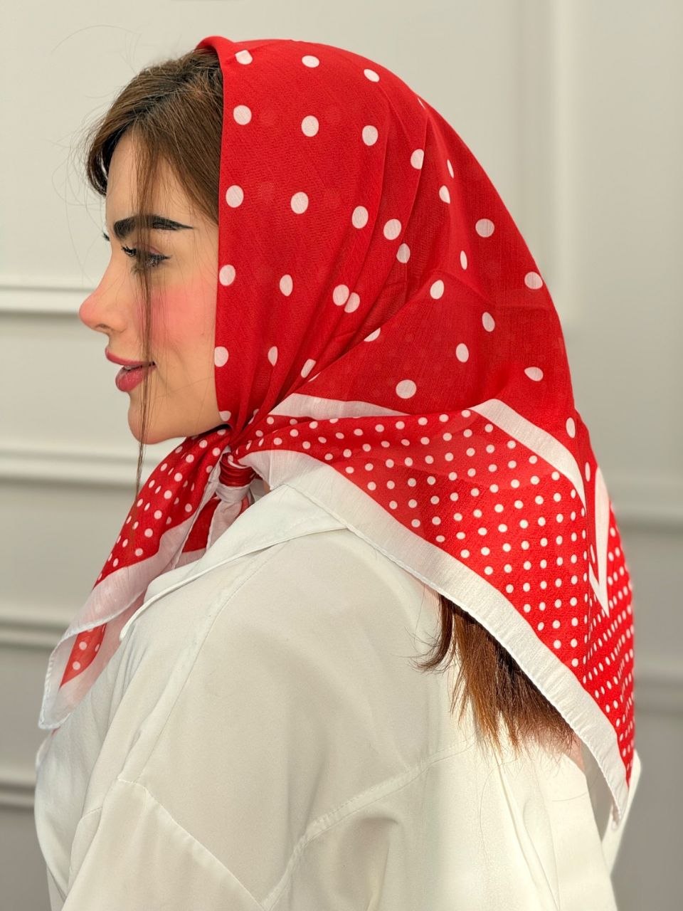 مینی اسکارف توپی قرمز