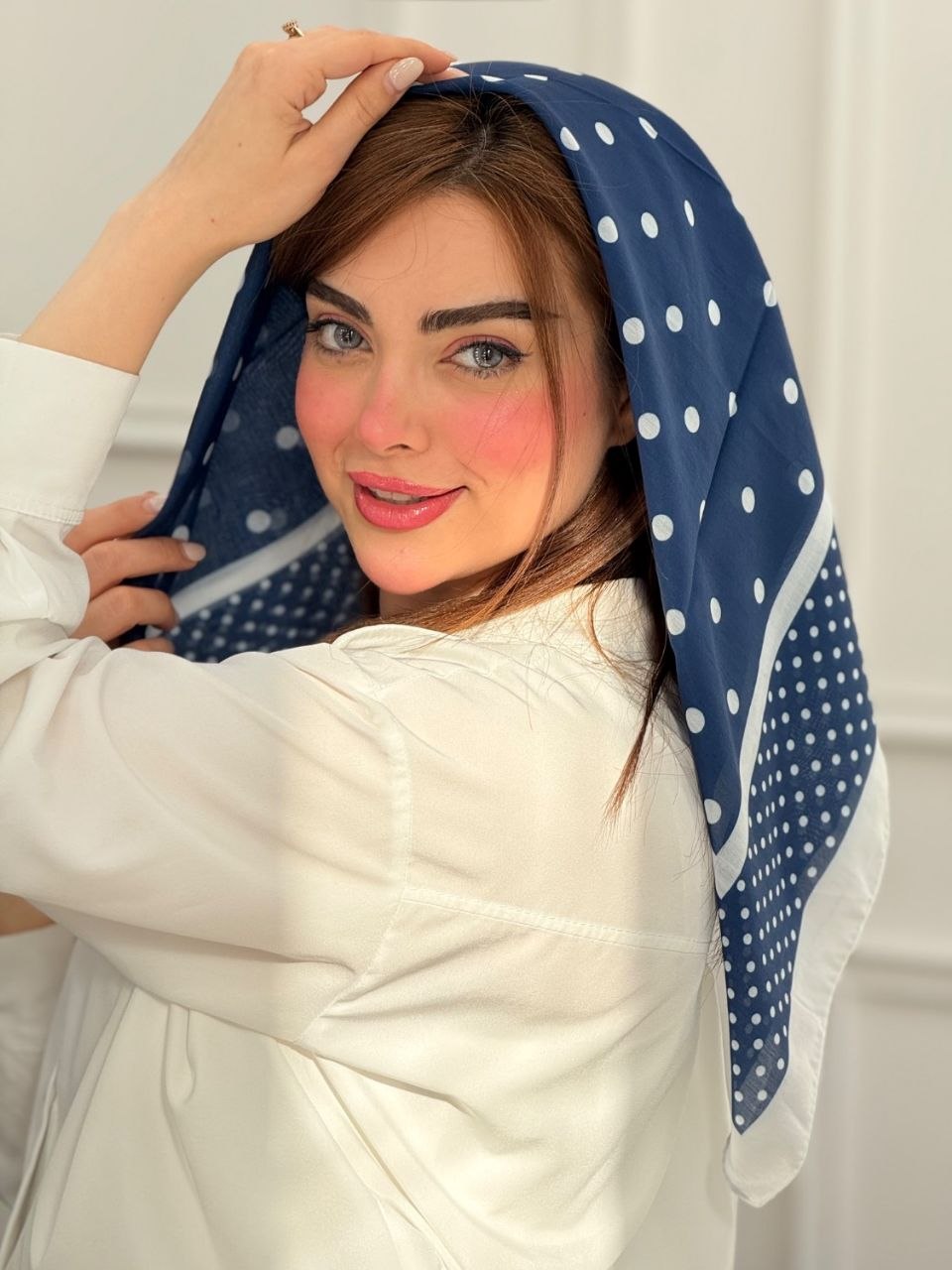 مینی اسکارف توپی سرمه‌ای