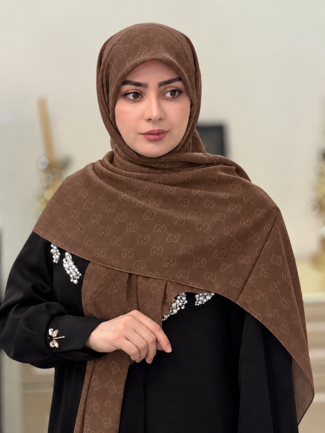 روسری سوپرنخ، گوچی قهوه‌ای