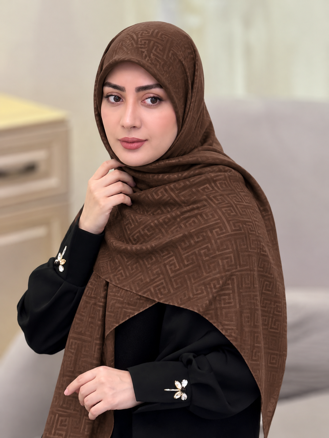 روسری سوپرنخ، ورساچ قهوه‌ای