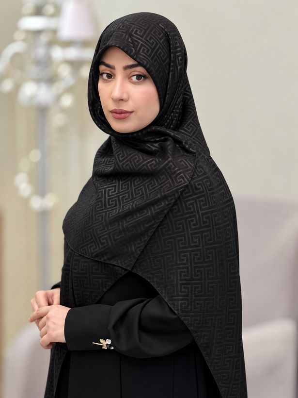 روسری سوپرنخ، ورساچ مشکی