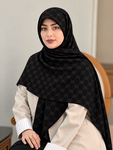 روسری دنیز، گوچی مشکی